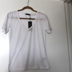 Boohoo white v neck t shirt